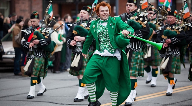 Chicago'da St Patricks Day'e Corona Engeli