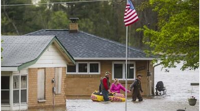 Michigan da baraj çöktü 