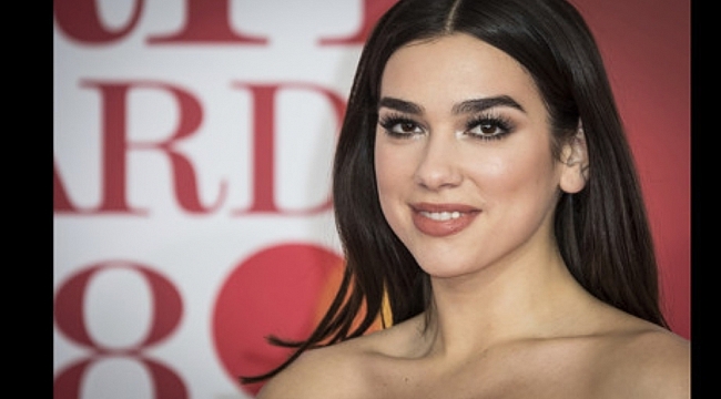 Dua Lipa'dan Challenge Accepted Desteği