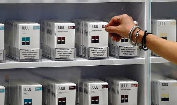 Elektronik Sigara Üreticisi 'bağımlılıktan' Tazminat Ödeyecek