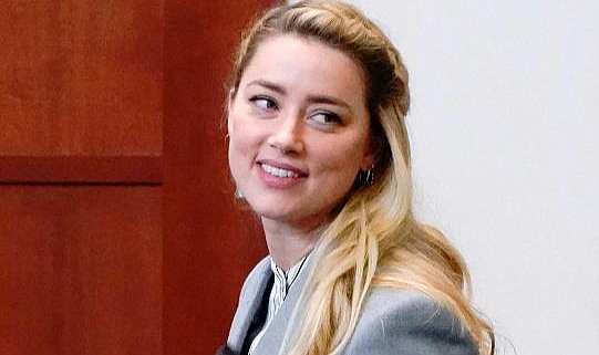 Amerikalılar 2022'de Google'de En Çok  Amber Heard'ı Aradı