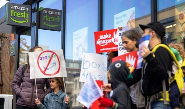 Washington'da Amazon Protestosu 