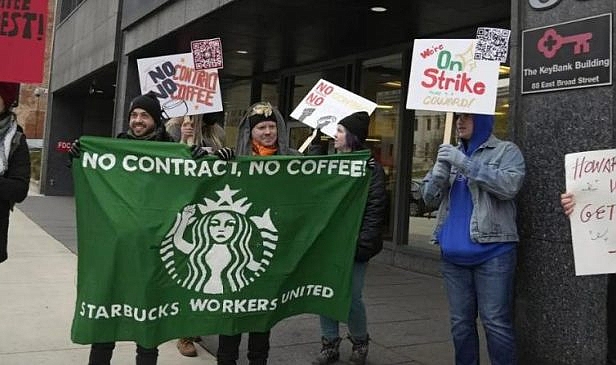 ABD'de 100 şubedeki Starbucks'ta İş Bırakma Eylemi