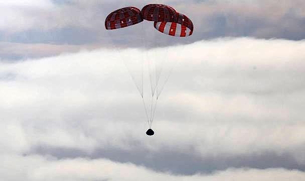 NASA'nın Orion Uzay Aracı Eve Döndü