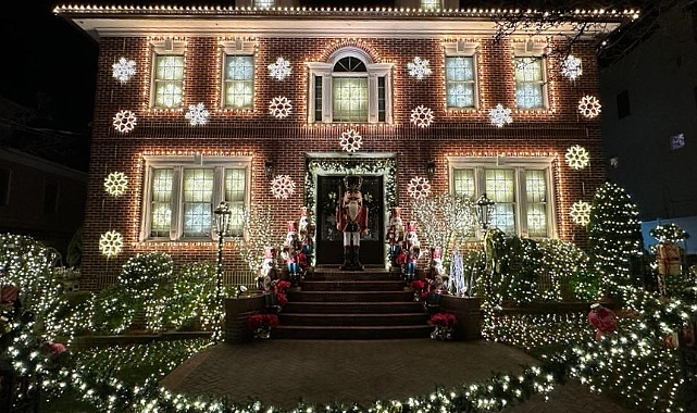 Sokaklar Noel için süslendi: Görenler büyülendi