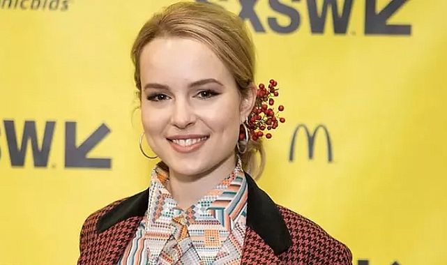 Eski Disney yıldızı Bridgit Mendler, bir uzay şirketinin CEO'su oldu