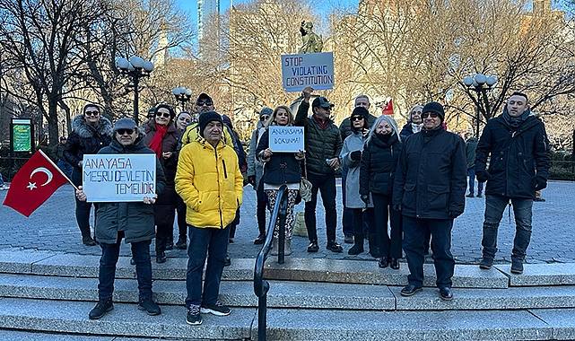 New York'ta 'Anayasamı Çiğneme' protestosu: Türkiye'deki ihlallere karşı çıkıldı!