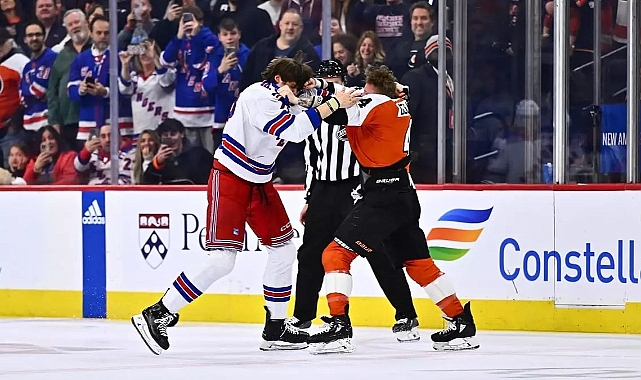  NHL maçında New York Rangers ve Philadelphia Flyers arasında büyük kavga