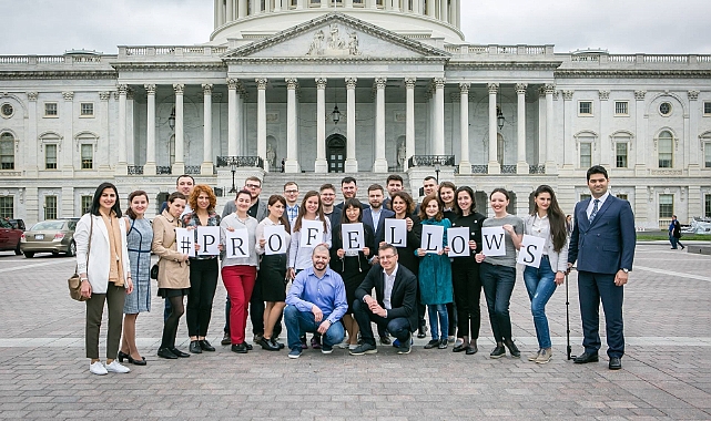 Yeni liderlere Amerika'da mesleki gelişim fırsatı: Profesyonel Fellows Programı başvuruları başladı!