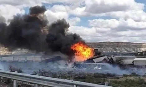 Benzin Taşıyan Tren Raydan Çıktı: Bölgede 'Tehlikeli Madde Alarmı' Verildi!