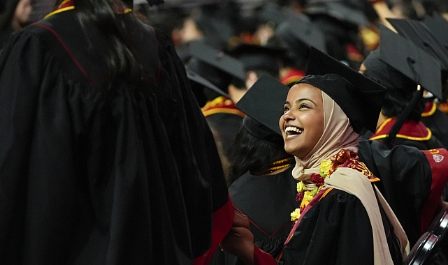 ABD'de Okul Birincisine Sansür: Gazze'deki Zulmü Konuşması Engellendi