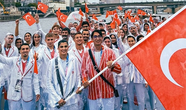 Paris Olimpiyatları'nda Türk Sporcuların Kıyafetleri Tartışma Konusu Oldu!