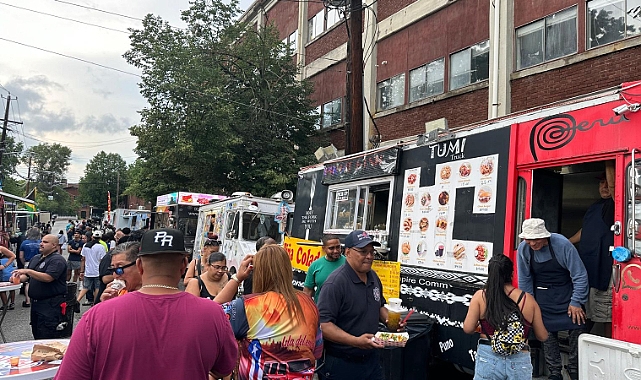 Paterson'da Food Truck Festivali Başladı: Havai Fişekler ve Danslar Eşliğinde Kutlandı!