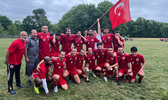 Turkish United Futbol Takımı'ndan Gururlandıran Şampiyonluk!