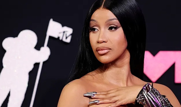 Cardi B'den Canlı Yayında Şok İtiraf "Hamileyken Eşimi Aldattım"