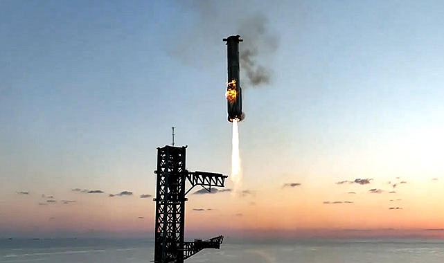 Starship 5'inci test uçuşunu tamamladı: Roket güçlendiricisi havada yakalandı